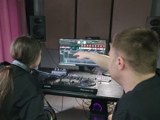 Современной электронной музыке и звукорежиссуре начнут детей в Ивантеевке