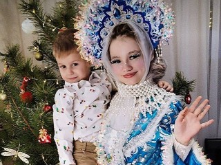 Дежурство у новогодней елки: фельдшер скорой из Ступина три года исполняет роль Снегурочки