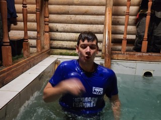 Волонтер из Каширы впервые принял участие в крещенских купаниях