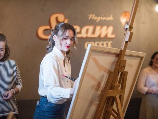 Депутаты и бизнесмены взялись за кисти: в Ногинске прошел необычный аукцион в помощь приюту