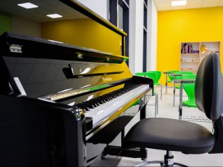 Пианино, плита и диван «одним кликом»: как в Подмосковье вывозят целые квартиры через госуслуги