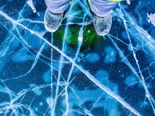 18 см, 16 см, 0 см: спасатели Можайска измерили толщину льда на местных водоемах