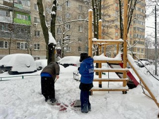 Молодогвардейцы подключились к ликвидации последствий циклона в Котельниках