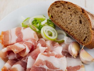 Вы все время делали это неправильно: раскрыт верный способ есть сало