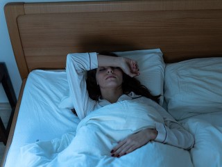 Замуровали демоны? Как распознать и победить сонный паралич