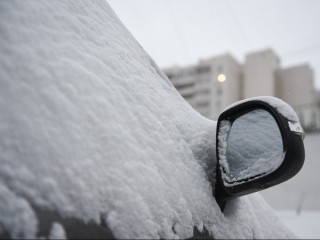 Как безопасно откопать автомобиль из-под снега