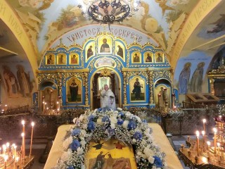 «Эта ночь подарила особое чувство»: в Троицком на литургии побывало несколько десятков горожан