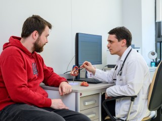 Эндокринолог рассказал, какие симптомы указывают на проблемы со щитовидной железой