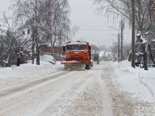 Дорожные службы Рузского округа ликвидируют последствия снегопада