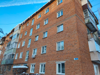 Коммунальщики объявили войну снежным шапкам и сосулькам