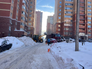 Очистка кровель и дворов: как в Домодедове устраняют последствия снегопада