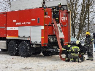 За сутки пожарные Подмосковья 37 раз выезжали на тушение возгораний: сводка МЧС за 8 января