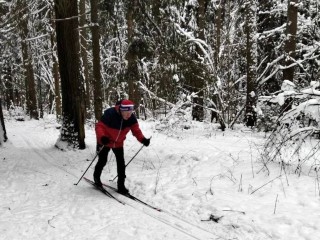 В Лобне на каникулах работают спортплощадки и прокладывают лыжные трассы