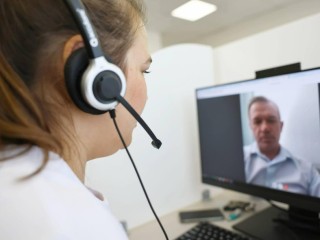 Врач в смартфоне: как пройти прием у специалиста и продлить рецепт без похода в поликлинику