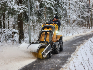 Фрязинцев попросили оставлять номера телефонов на автомобилях, чтобы ускорить уборку парковки