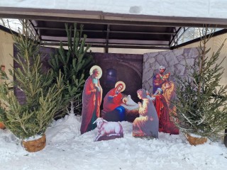 Из палочек от эскимо и пеноплекса: в храме Балашихи установили уникальный рождественский вертеп