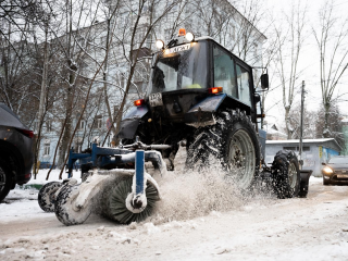 Снегопад не застанет врасплох: куда звонить и писать, если во дворе непорядок