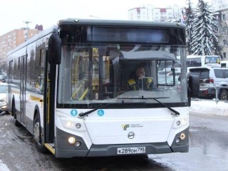 На каток «Зоркий» без машины: Минтранс Подмосковья опубликовал список автобусов до стадиона в Красногорске