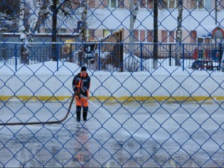 Жители Покровского смогут покататься на бесплатном катке к выходным