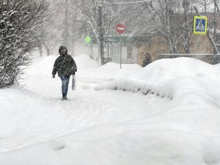 Подмосковье скует холодом и засыплет снегом: названы дни погодной аномалии