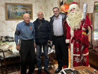 Новогодний мост между поколениями: история праздника для детей и ветеранов в Ступине