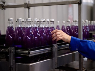 Привычка, которая вредит настроению: масштабное исследование показало опасность сладких напитков