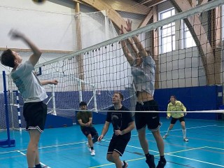 Волейболисты из Шаховской сразились на соревнованиях Дворца