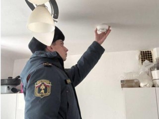 Защита от огня: как установить бесплатные датчики дыма в Истре