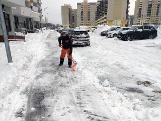 Дворы в Малых Вяземах расчистили после «снежного бунта» жильцов