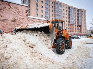 С улицы Мира в Клину вывезли целых 200 кубометров снега