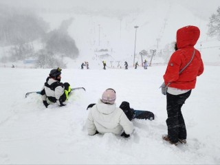 «Фрэнсис» не помеха: горнолыжники Дмитрова наслаждаются свежим снегом вопреки буре