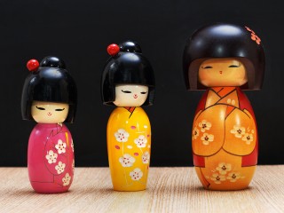 Японские куклы Кокэси и Нинге из частной коллекции можно увидеть на выставке в галерее