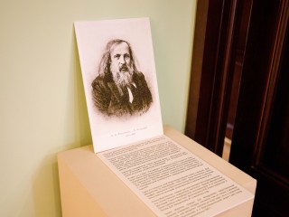 С теплом и историей: в Солнечногорске создали новогодние открытки с известными земляками