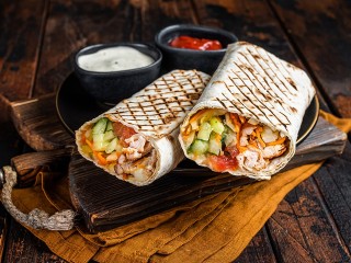 Фастфуд, от которого худеют? Можно ли сбросить вес на шаурме