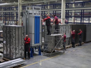 Завод в Серпухове расширяет поставки: в 2025 году 145 новых лифтов для жилых домов и соцобъектов направлены в ДНР