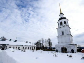 За праздничным столом и в храме: 14 января в России отмечают Васильев день