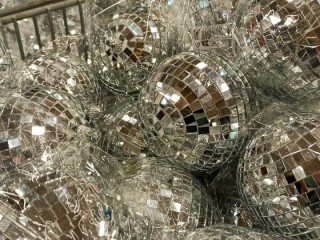 Праздничные игры и дискотеки организуют для жителей округа в местных ДК