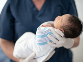 Закон парных случаев: в Люберцах фельдшер скорой дважды приняла роды дома у одной и той же женщины