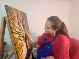 В Королеве открылась семейная мастерская с «неземным» искусством