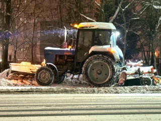 Пройти и проехать: в Красногорске убирают снег, чтобы машины и пешеходы могли безопасно передвигаться