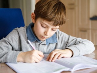 Школьники могут написать рассказ о будущем России и выиграть ₽100 тыс.