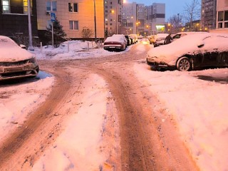 В Краснознаменске объявлен график уборки снега во дворах: жителей просят убрать автомобили