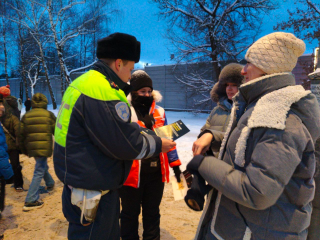 Зима без аварий: в округе напомнили пешеходам о правилах безопасности