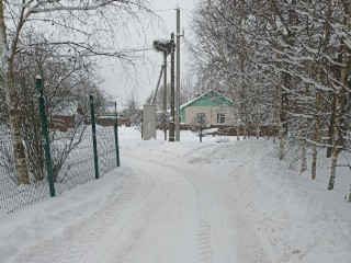 Коммунальщики Лотошина по просьбам жителей убрали снег и наледь по трем адресам