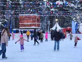 Каток от «Здорового Отечества» в Протвине стал центром зимнего отдыха на каникулах