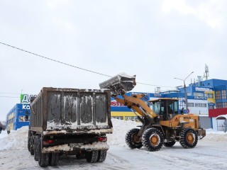 Более трехсот самосвалов снега вывезли с улиц Каширы