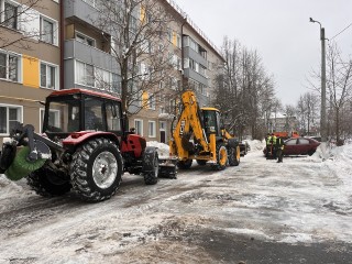 В Шаховской борются с последствиями снегопада из-за циклона «Фрэнсис»