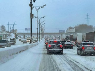 Зимний квест: какие дороги Подмосковья вечером 21 января загружены сильнее всего и как найти оптимальный маршрут