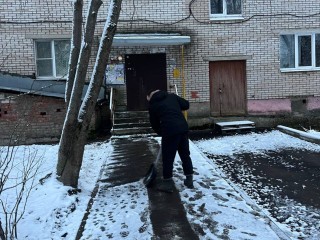 «Испарилась в темноте»: загадочное похищение лавочек в Запрудне возмутило местных жителей