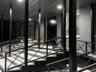 Вход переделали с нуля: как теперь выглядит спортивный комплекс в Павловской Слободе